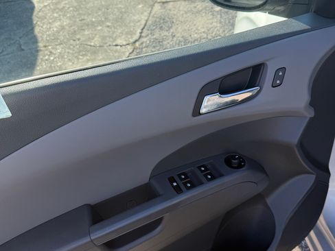 Used 2016 Chevrolet Sonic LT image 5