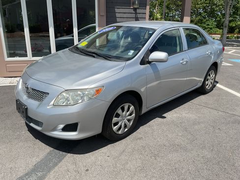Used 2009 Toyota Corolla LE FWD image 3