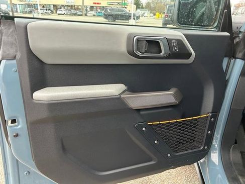 Used 2022 Ford Bronco Badlands image 9