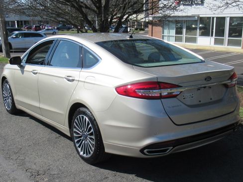 Used 2017 Ford Fusion SE image 6