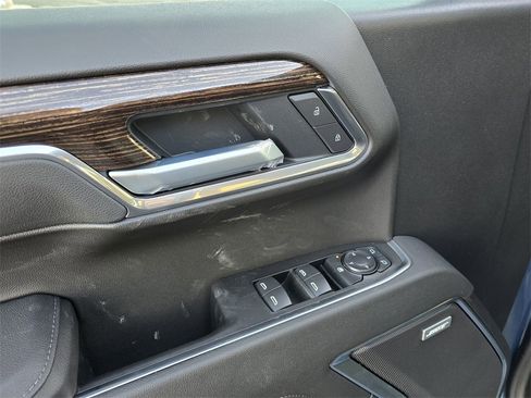 New 2026 GMC Sierra 1500 Elevation image 12