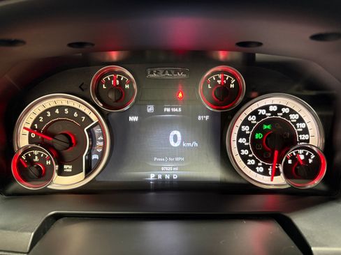Used 2015 RAM 1500 4x4 Crew Cab Laramie image 24