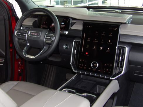 Used 2026 GMC Acadia FWD Elevation image 26