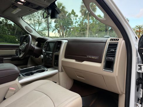 Used 2018 RAM 1500 2WD Crew Cab Laramie image 79