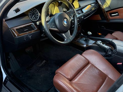 Used 2006 BMW 550i w/ M-Sport Package image 8