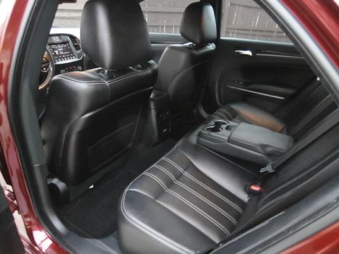 Used 2019 Chrysler 300 S image 24