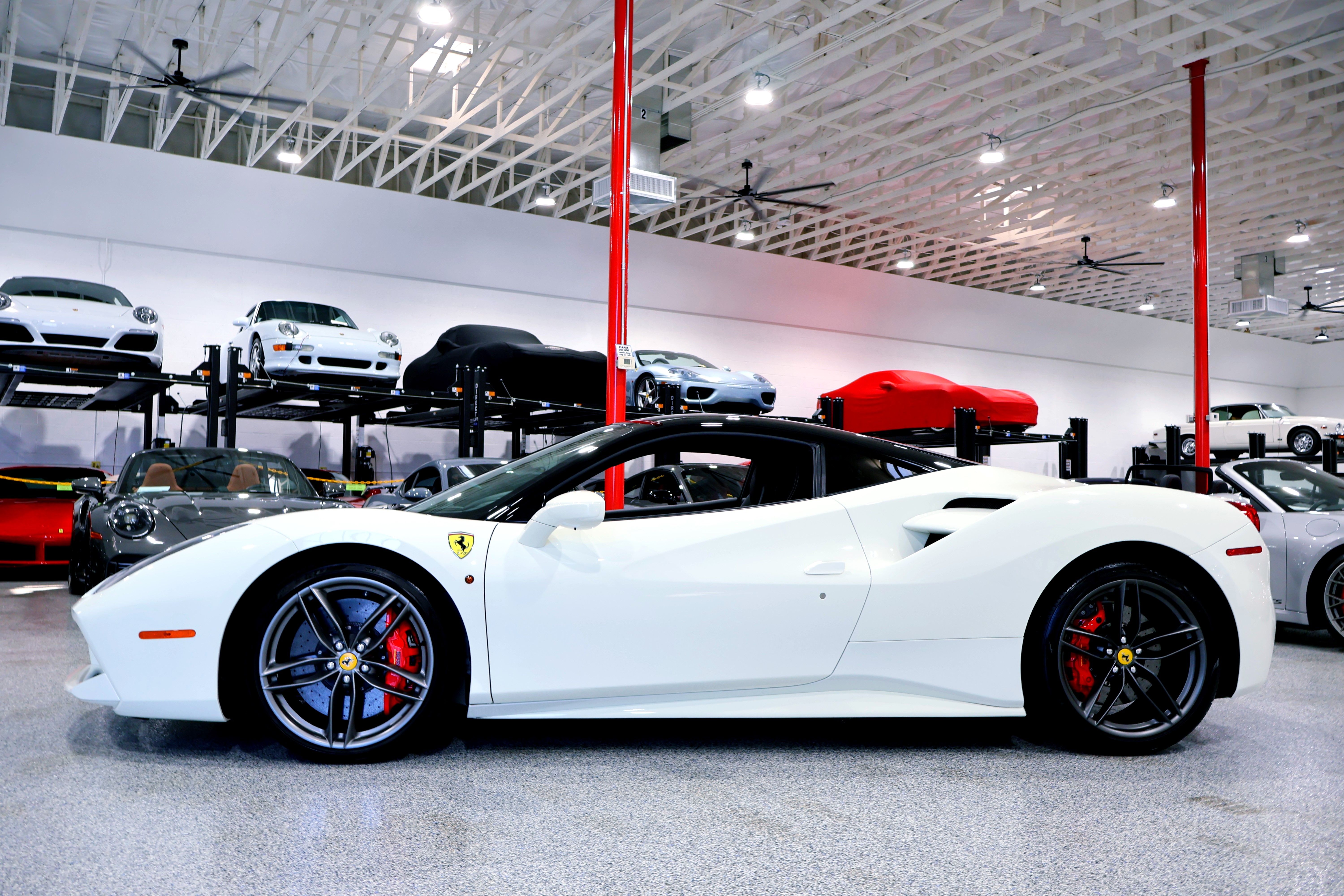 Used 2016 Ferrari 488 GTB RWD image 3