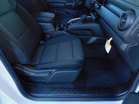 New 2026 Chevrolet Colorado W/T image 21