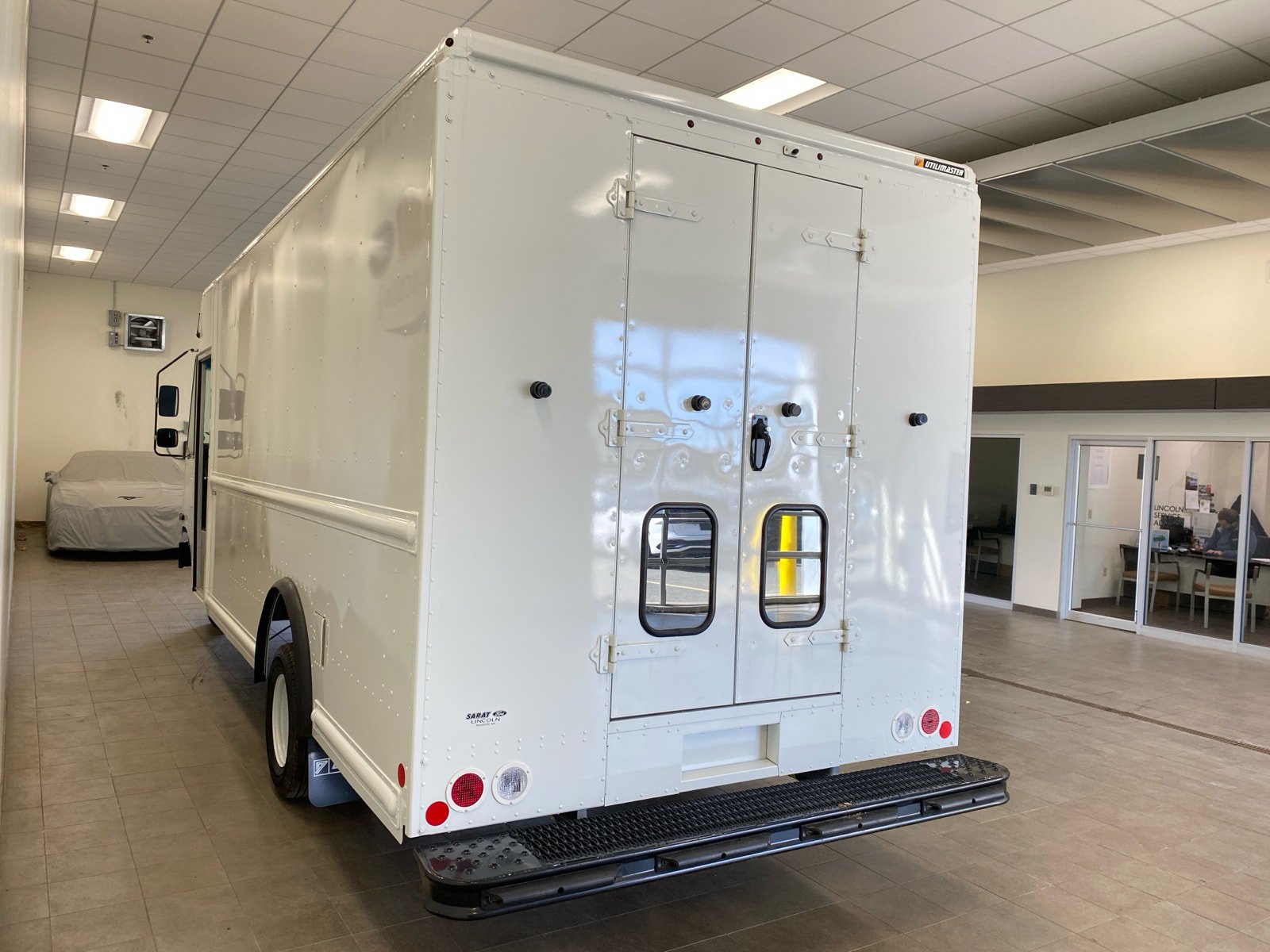 New 2026 Ford E-450 and Econoline 450 RWD image 5