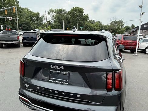 Used 2022 Kia Sorento S FWD image 8