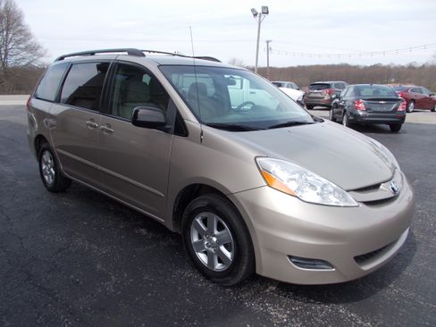Used 2009 Toyota Sienna image 3