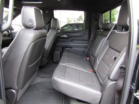 Used 2024 GMC Sierra 1500 4x4 Crew Cab AT4X image 11