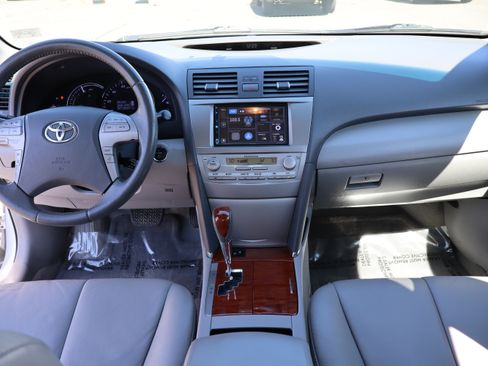 Used 2011 Toyota Camry XLE image 17