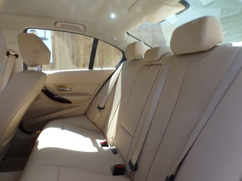 Used 2014 BMW 320i image 7