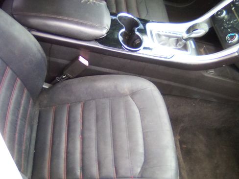 Used 2014 Ford Fusion SE image 6