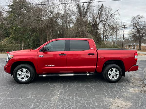 Used 2018 Toyota Tundra SR5 AWD/4WD image 8