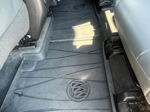 Used 2019 Buick Enclave Essence FWD image 16