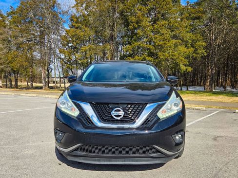 Used 2017 Nissan Murano SV image 2