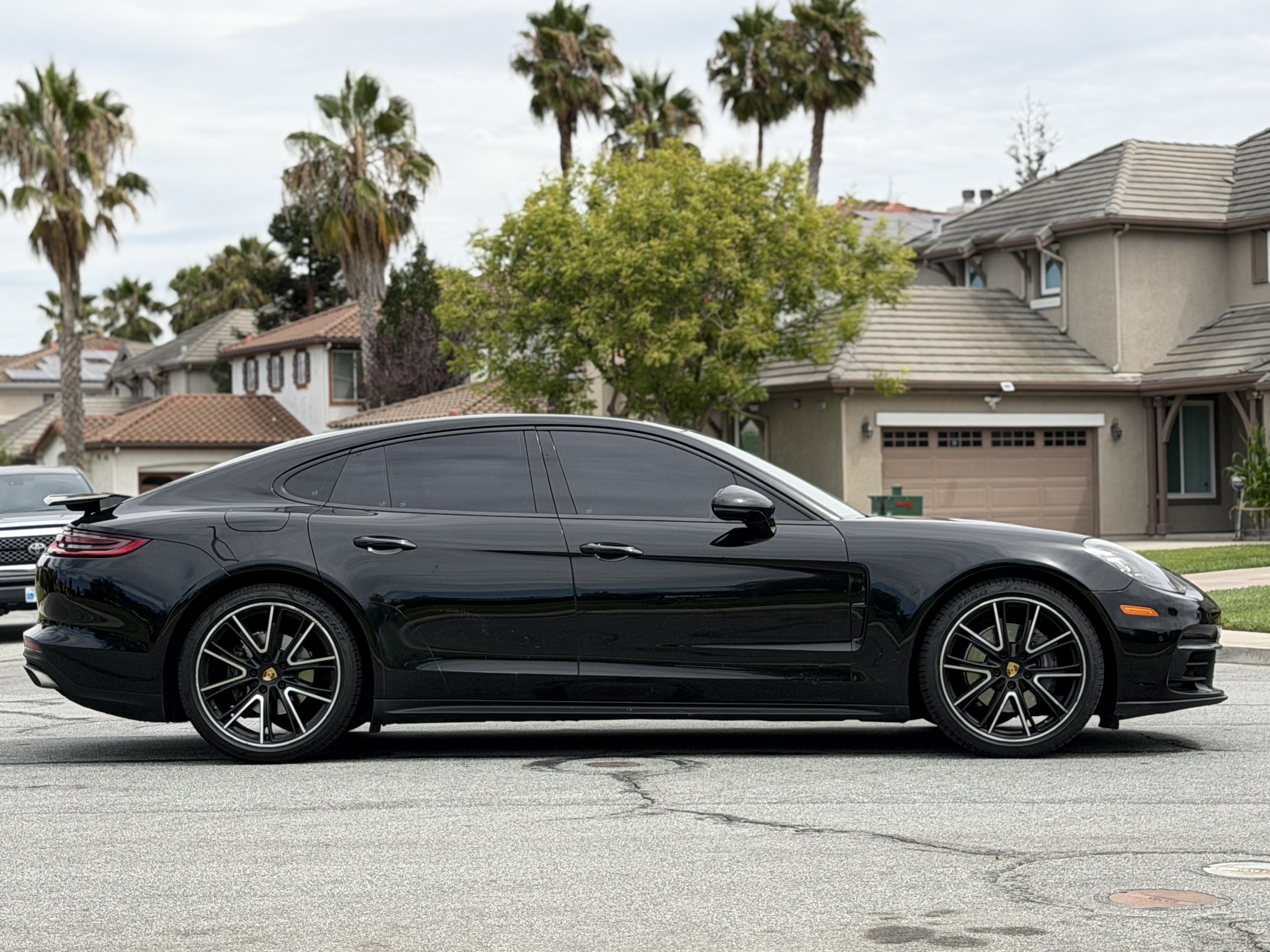 Used 2018 Porsche Panamera 4 image 7