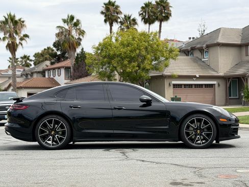 Used 2018 Porsche Panamera 4 image 7
