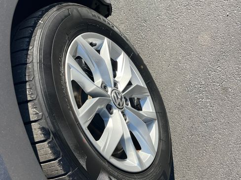 Used 2017 Volkswagen Passat 1.8T S image 22