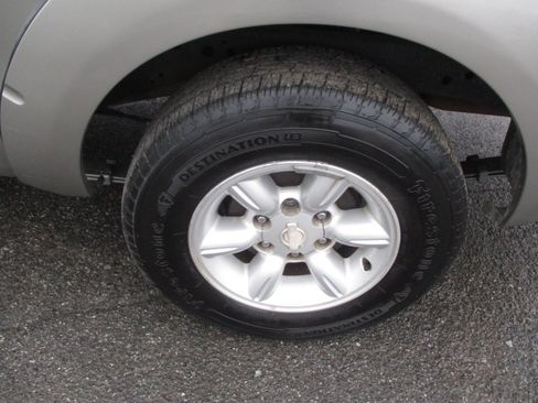 Used 2002 Nissan Frontier XE image 10