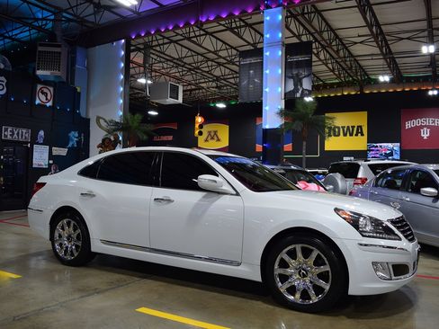 Used 2011 Hyundai Equus Signature RWD image 7
