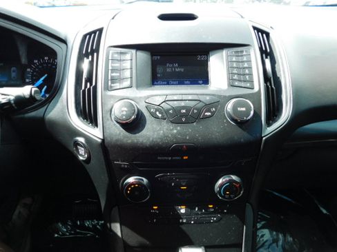 Used 2016 Ford Edge SE image 16