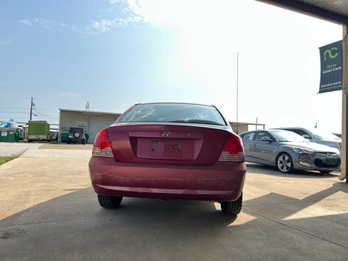 Used 2006 Hyundai Elantra GLS Sedan FWD image 4