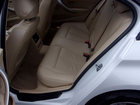 Used 2013 BMW 328i xDrive Sedan AWD/4WD image 22