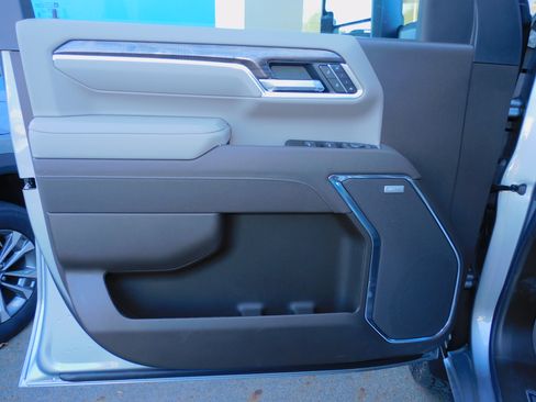 New 2026 Chevrolet Silverado 2500 LTZ image 18