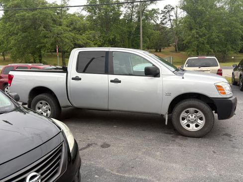 Used 2004 Nissan Titan 4x4 Crew Cab image 5