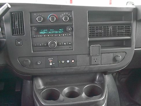 Used 2021 Chevrolet Express 3500 Extended RWD image 13