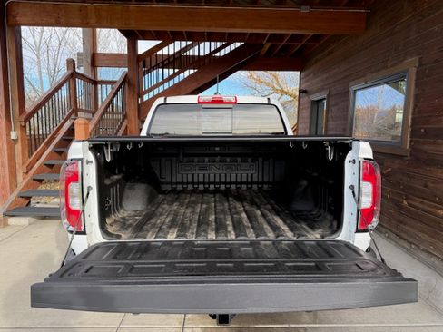 Used 2021 GMC Canyon Denali image 5