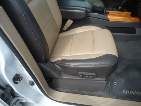 Used 2015 Nissan Armada 4WD w/ Platinum Reserve Pkg image 3