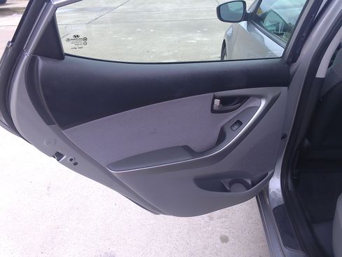 Used 2012 Hyundai Elantra GLS image 10