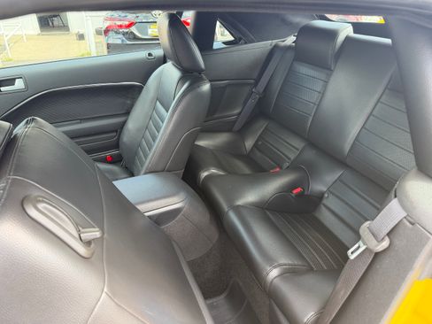 Used 2006 Ford Mustang GT Premium Convertible RWD image 12