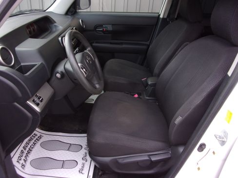 Used 2010 Scion xB image 7