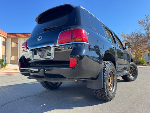 Used 2010 Lexus LX 570 image 10