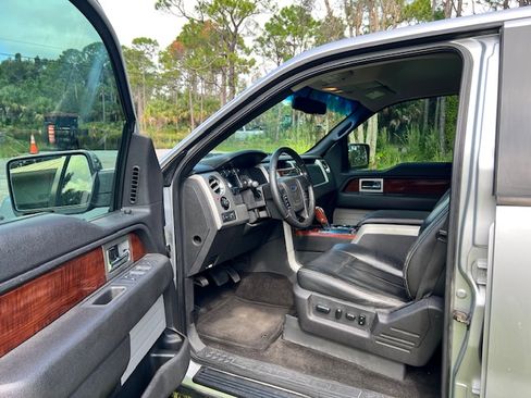 Used 2010 Ford F150 Lariat image 10