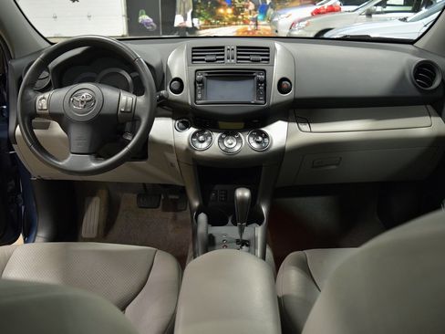Used 2012 Toyota RAV4 Limited image 24