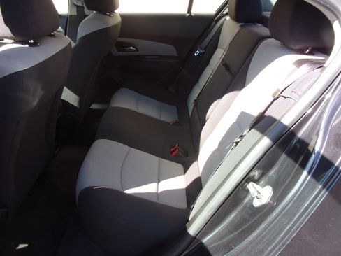 Used 2014 Chevrolet Cruze LS FWD image 9