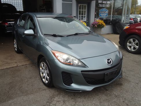 Used 2013 MAZDA MAZDA3 i SV image 3