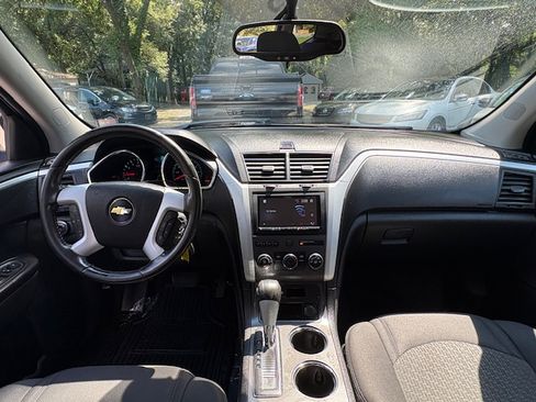 Used 2012 Chevrolet Traverse LT image 23