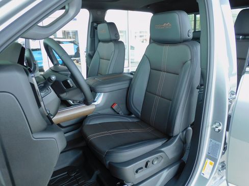 Used 2025 Chevrolet Silverado 2500 High Country image 29