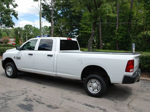 Used 2016 RAM 2500 ST image 4
