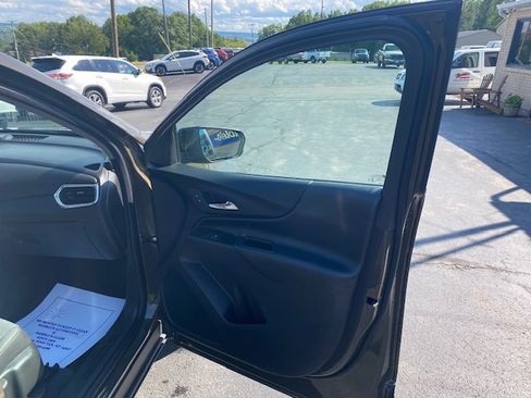 Used 2023 Chevrolet Equinox LT image 18