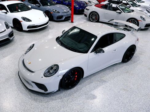 Used 2018 Porsche 911 GT3 RWD image 5
