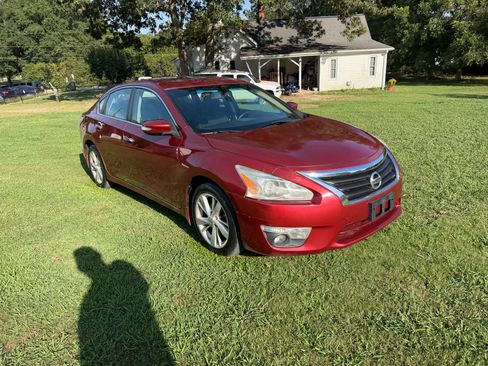 Used 2015 Nissan Altima 2.5 SV FWD image 11