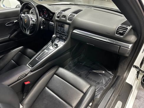 Used 2016 Porsche Cayman image 12